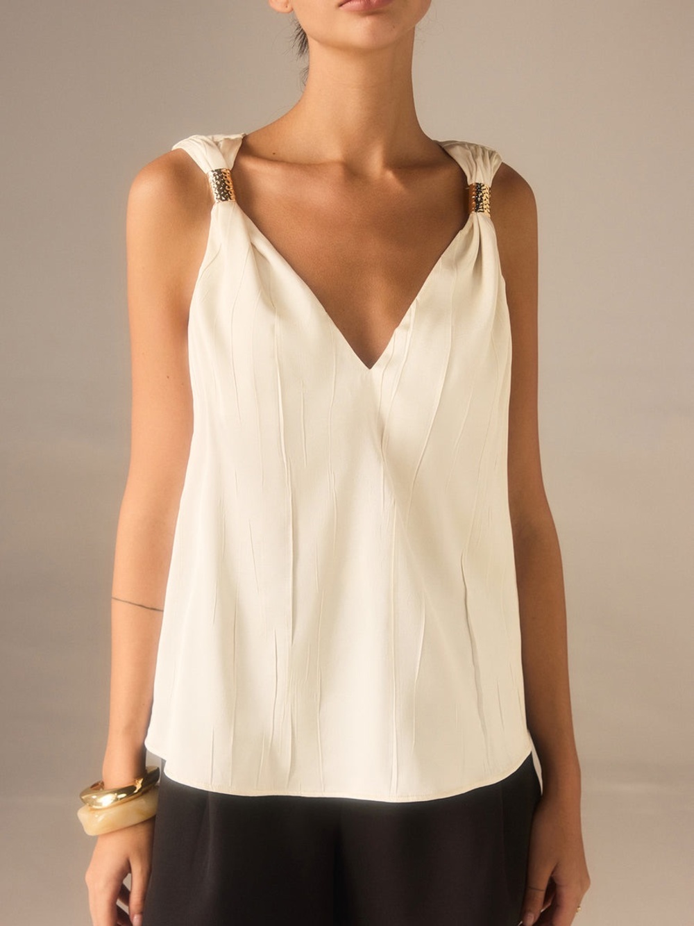 Commense Satin Twist-Strap V-Neck Top with Metal Detail - Picture 4 of 6